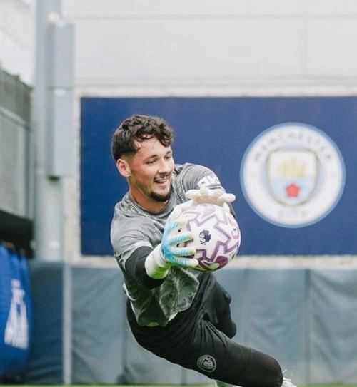 青训出品！21岁奥赖利双响曼城夺冠，左后卫主力8球5助身价5000万