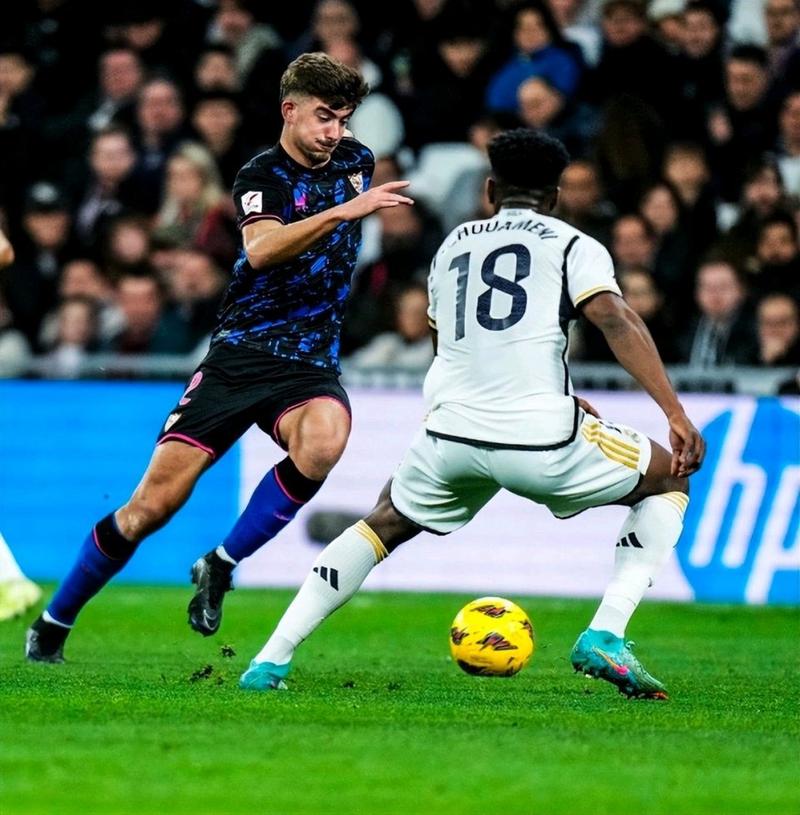 重返伯纳乌！拉莫斯社媒晒现场观战马德里德比照片