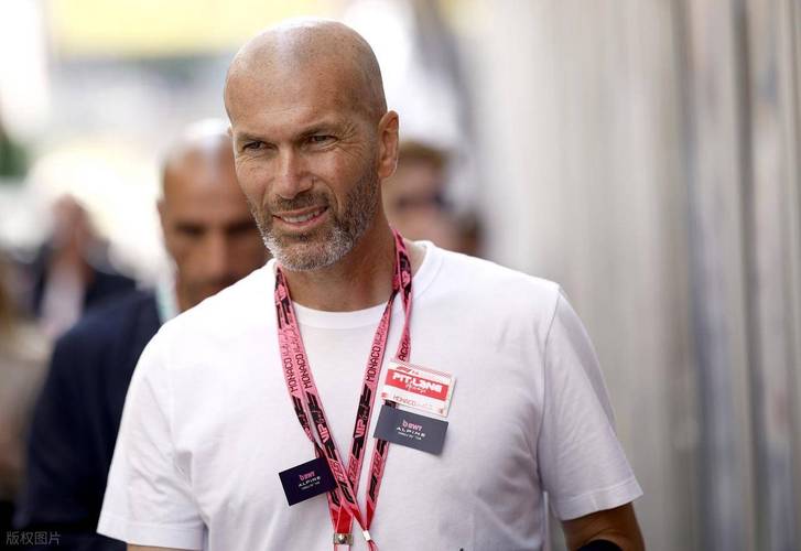 队报：法国足协一直在与齐达内秘密谈判，他接替德尚已基本确定