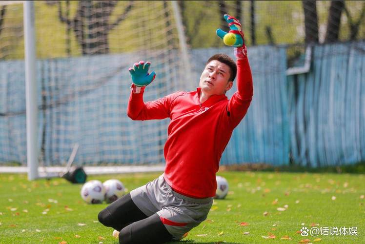 32岁门将杜佳迎俱乐部生涯各赛事100次出场，其中23场零封丢164球