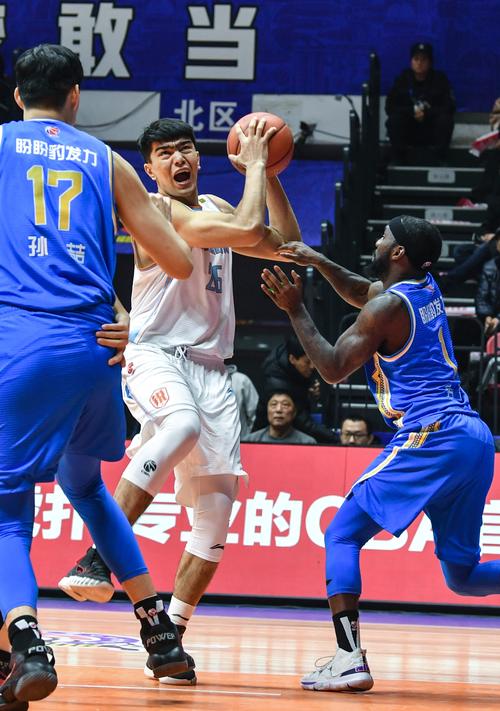 CBA官方：因言语不当 李祥波停赛4场罚10万 鲁吐布拉停赛1场罚5万