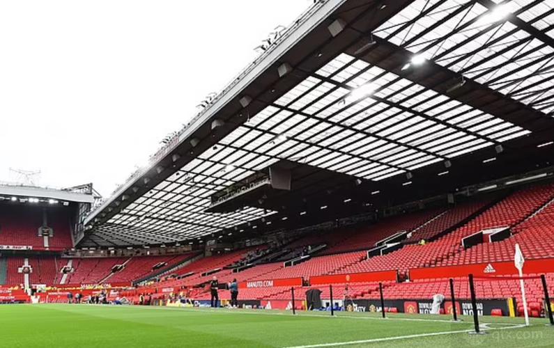 TA：老特拉福德南看台改造VIP席位，500多名球迷被迫换位引发不满