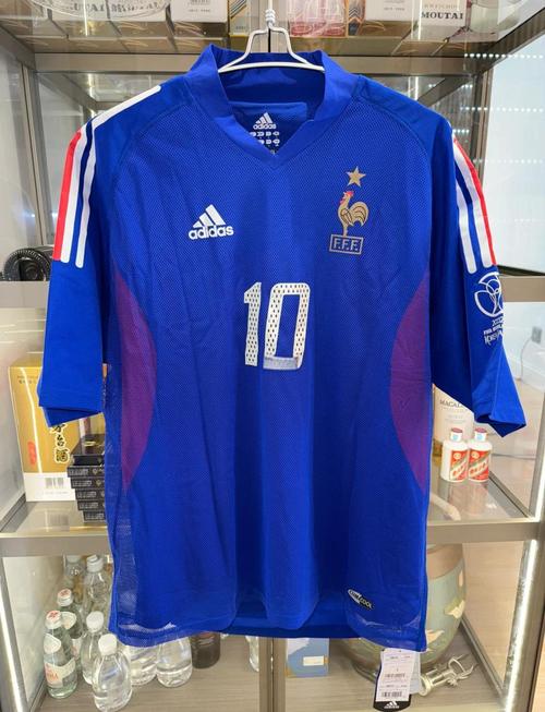 官方：土耳其发布国家队新球衣 其设计灵感来源于2002年世界杯