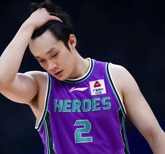 体坛周报：丁彦雨航曾是中国锋线的天花板 也是伤仲永的悲剧主角