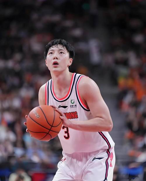 上海VS广东大名单：双方四外援 张镇麟+大王 徐杰+胡明轩各自领衔