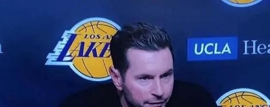 雷迪克：斯玛特上一场打魔术右髋部和右脚踝受伤 目前为每日观察