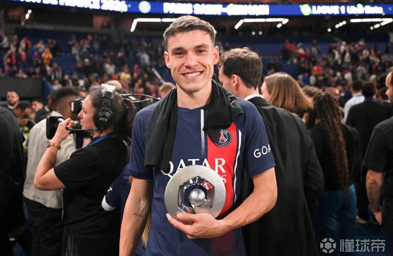 记者：乌加特转会曼联与约罗的交易有关，两人的经纪人均是门德斯