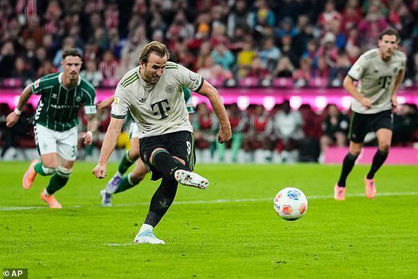 高效！凯恩本赛季联赛平均每90分钟进1.35球，为五大联赛球员最多