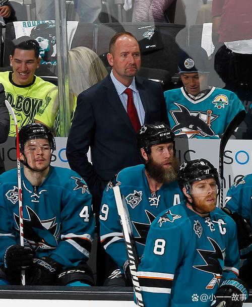 莱因克尔：萨卡承担了太多防守任务，每次突破多人包夹防守很困难