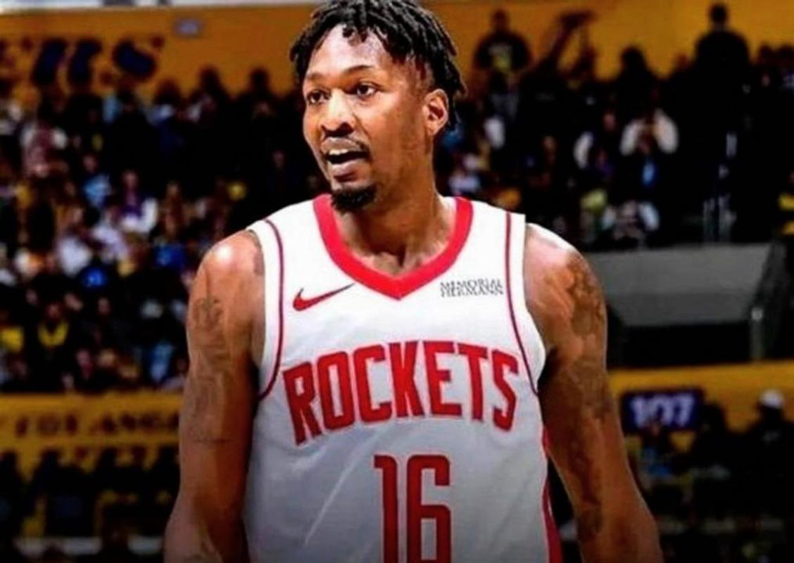 啥情况啊！火箭全队化身铁匠首节三分9中0 单节落后公牛20分！