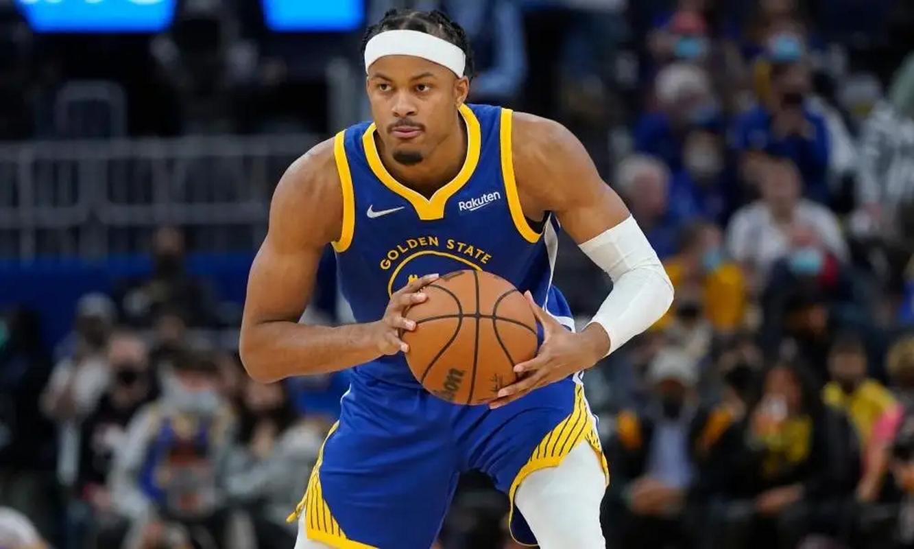 队记：穆迪将随队返回湾区 明日接受MRI具体伤情检查