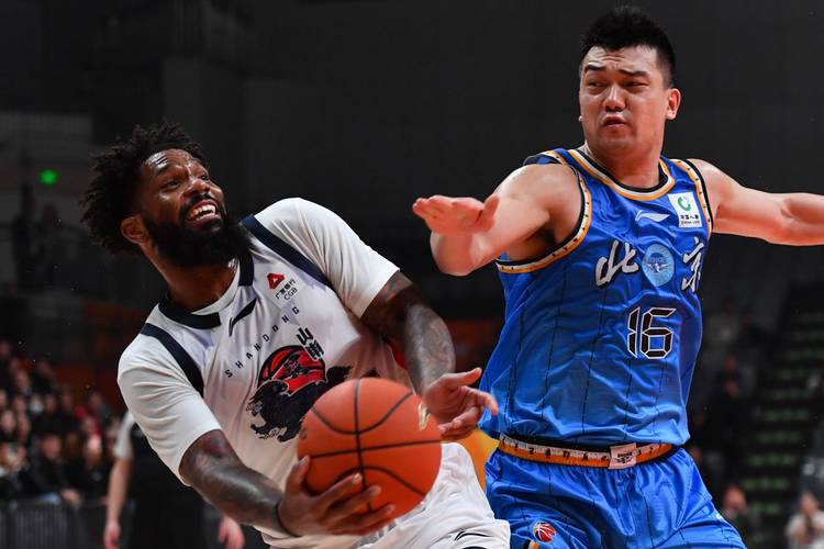 山东男篮官方：球队与外援斯蒂尔签约 球员将出战赛季剩余赛事