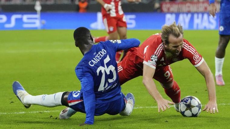 队报谈法国队中前场球员状态：坎特仍高水准，登贝莱图拉姆需改善