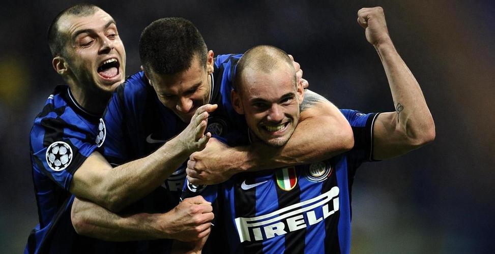 斯内德：欧冠决赛前巴洛特利愤怒离开训练场，穆帅在决赛惩罚了他