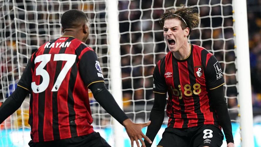 天空：维拉有意巴黎18岁前锋姆巴耶，但可能面临竞争