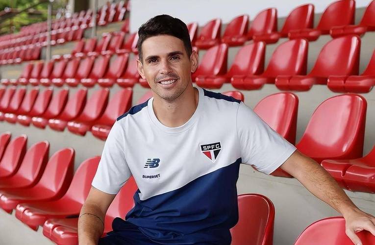 巴媒：奥斯卡未来几天将与圣保罗解约，之后会宣布退役