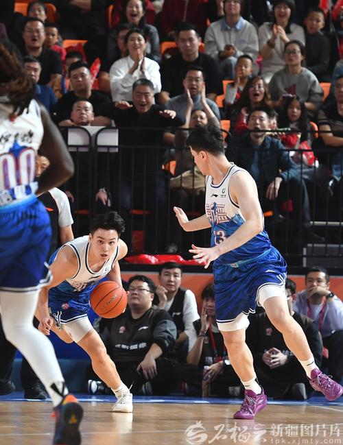 齐鲁晚报：冤家又迎对决！今晚客战新疆，高速男篮剑指三连胜