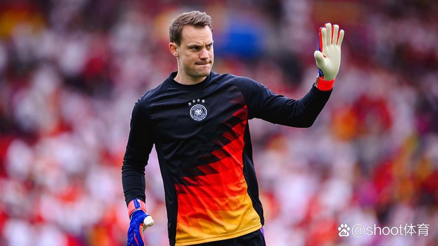 德国国门鲍曼：以前想效仿诺伊尔，但发现做不到，他是独一无二的