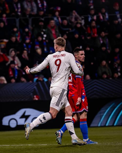 曼晚：曼联今夏将在欧洲进行季前备战，是02年以来除疫情外首次