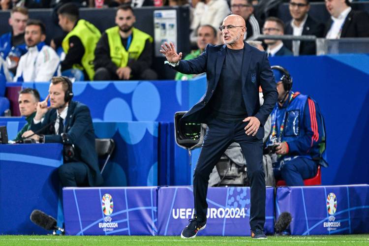 德拉富恩特：亚马尔被上帝的魔杖点过，仿佛在说你注定会与众不同