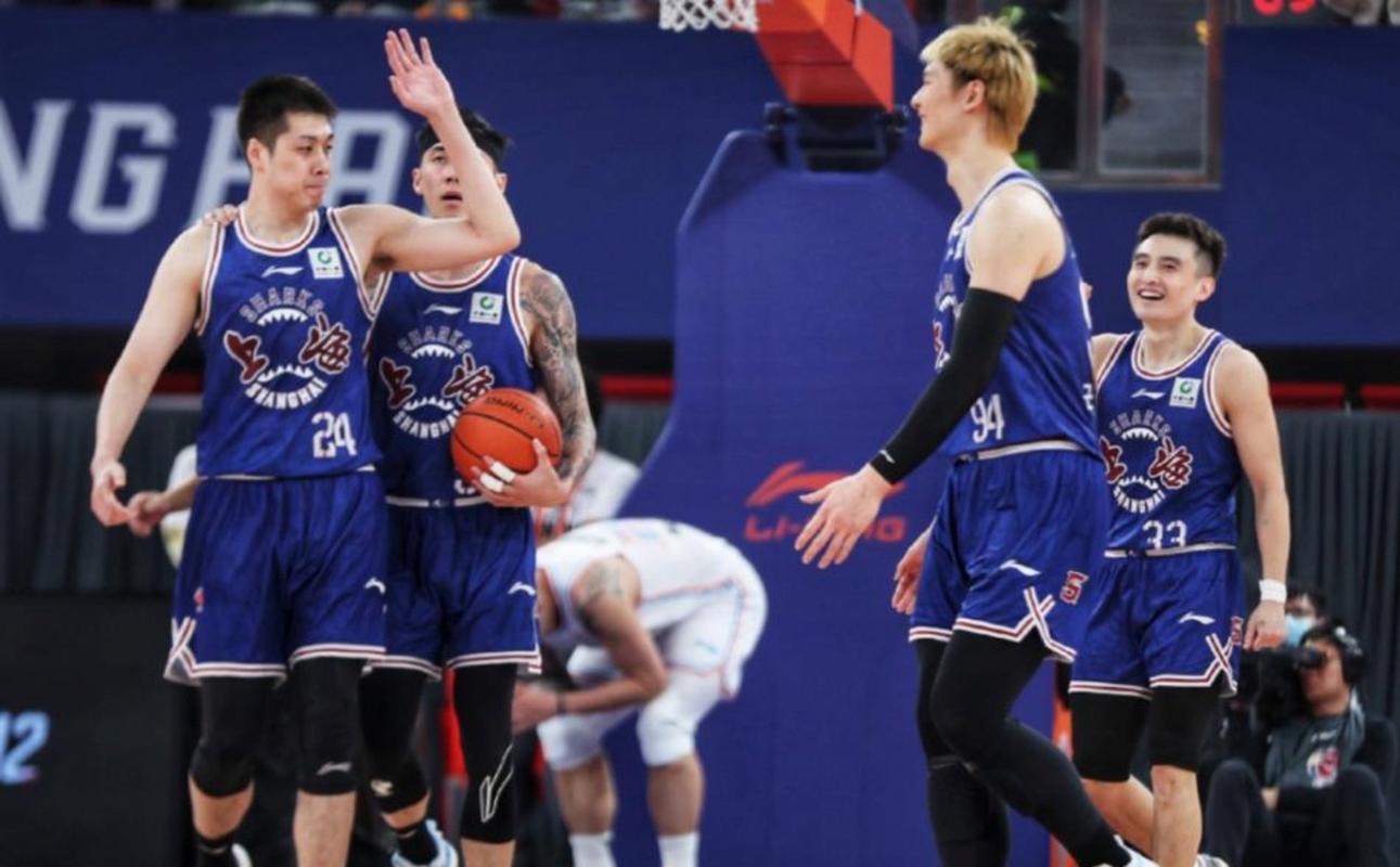 媒体人：上海替补席战斗力CBA独一档 夺冠大热门已呼之欲出