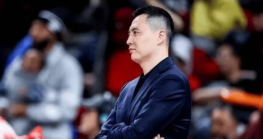 卢伟：我们目前打球的12个人都很有能力 把攻防细节完成得很好