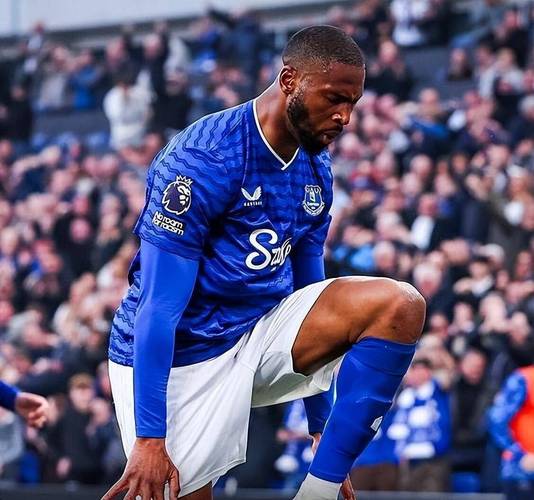 你犯错罚钱我犯错罚分？埃弗顿和森林不满切尔西的处罚，可能上诉