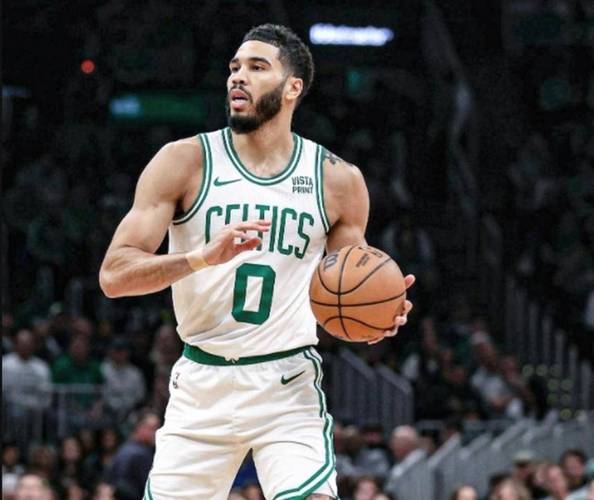 塔图姆：我和奎塔的默契每场都在进步 他虚心好学 善于倾听