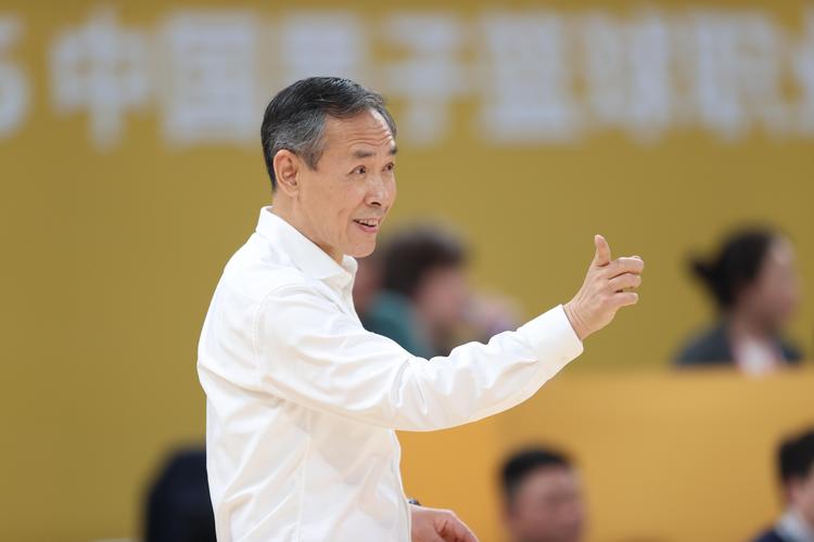 许利民：三连客之后教练组深夜开会 这场大家没有被上一场影响