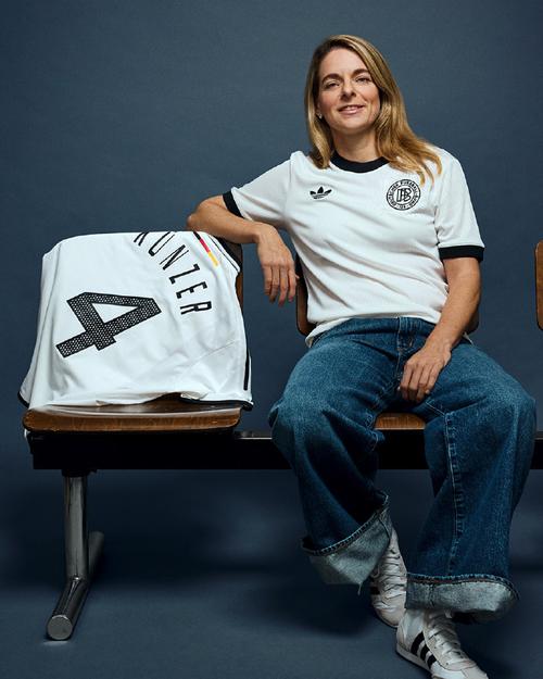 阿迪最后一舞！首席设计师谈德国客场球衣：灵感来源过去的训练服