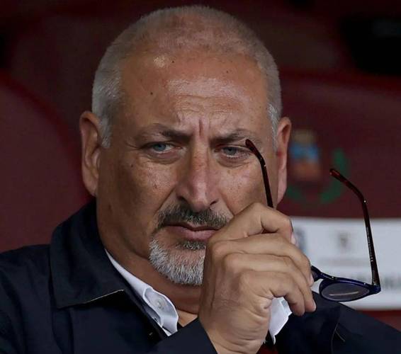 邮报：克瓦拉茨赫利亚今夏无意离开巴黎，阿森纳买不到