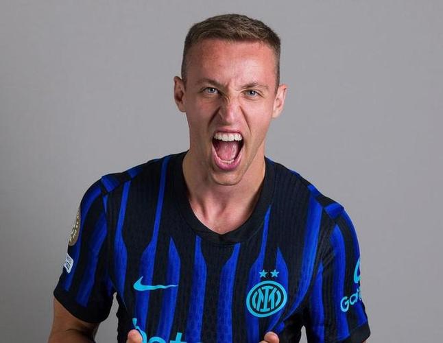 米体：国米可能最高5000万欧买24岁科内，打算拿弗拉泰西抵3000万