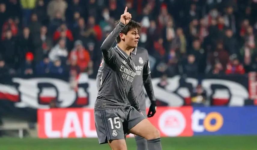 阿斯：居莱尔是国家队的明星和领袖，他肩负着土耳其人的世界杯梦