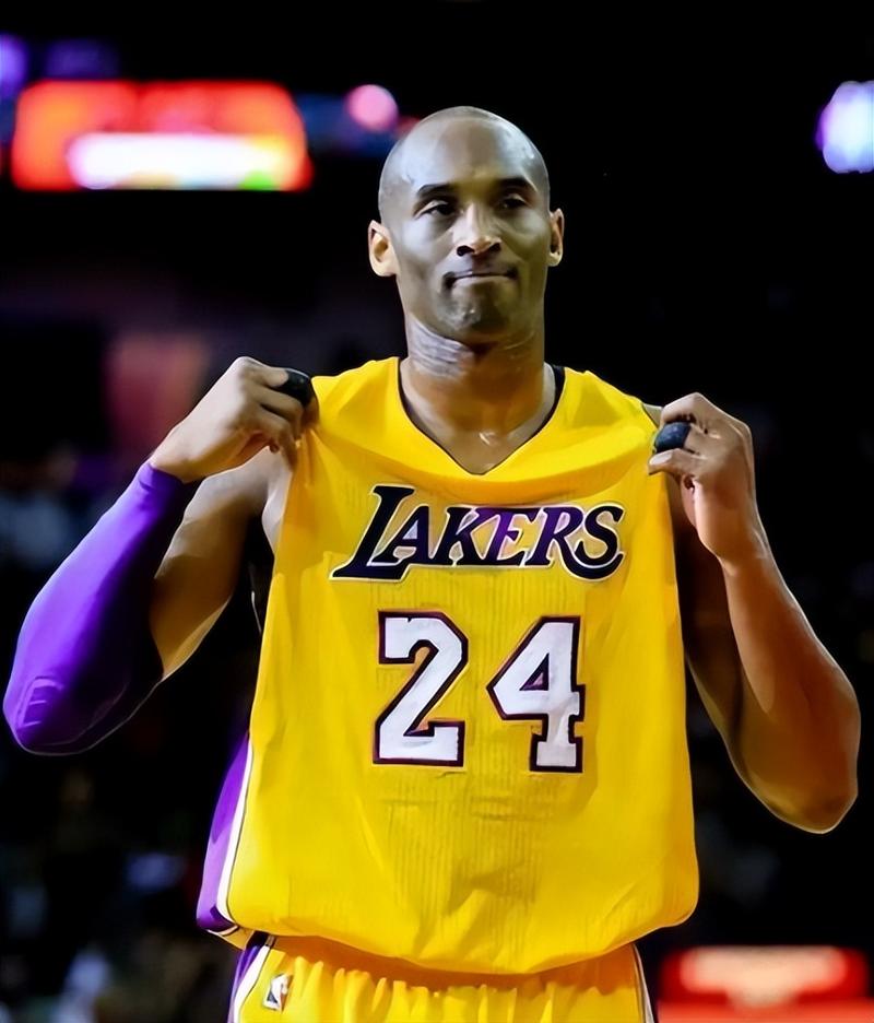 克尼佩尔：科比·怀特热爱篮球也很懂球 能和他聊很多过去的球员