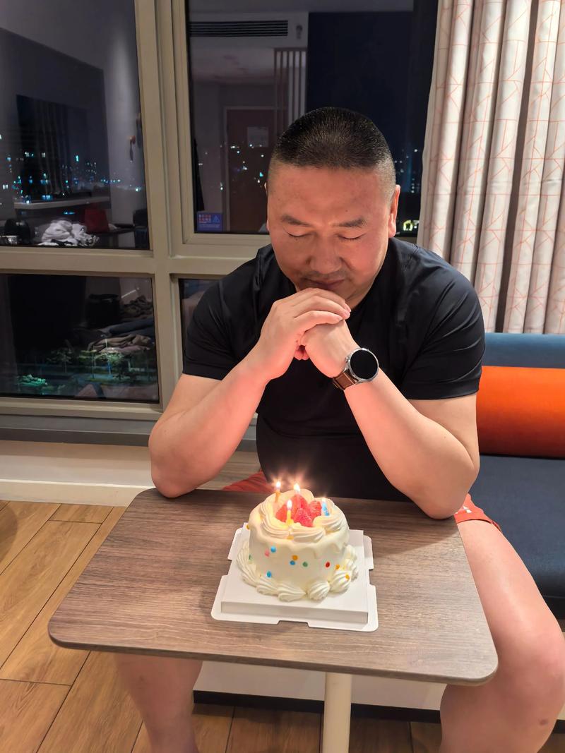 布冯为诺伊尔庆生：40岁生日快乐，我祝愿你健康与幸福