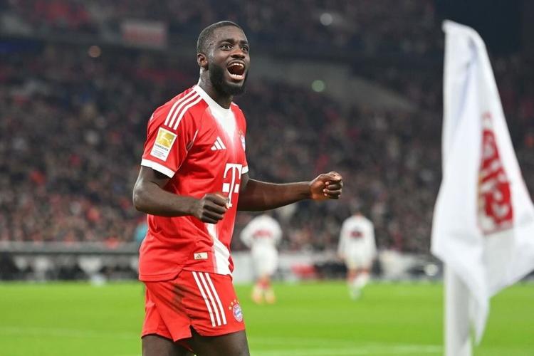 法尔克：拜仁今夏不打算花大钱，若报价够高或许会考虑卖戴维斯