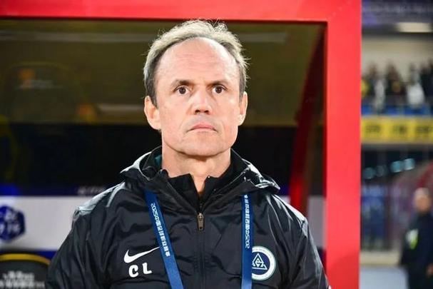 穆尼奥斯谈在西班牙队首秀进球：这一切让我人生改变的速度太快了