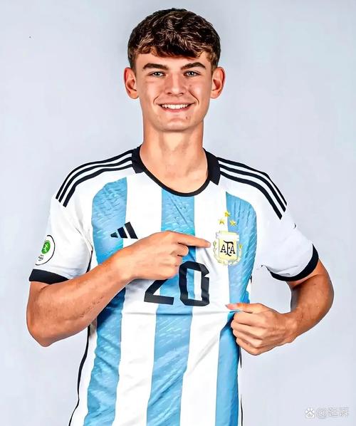 托蒂：尼科·帕斯是意甲最强的年轻球员，科莫晋级欧冠的机会很大