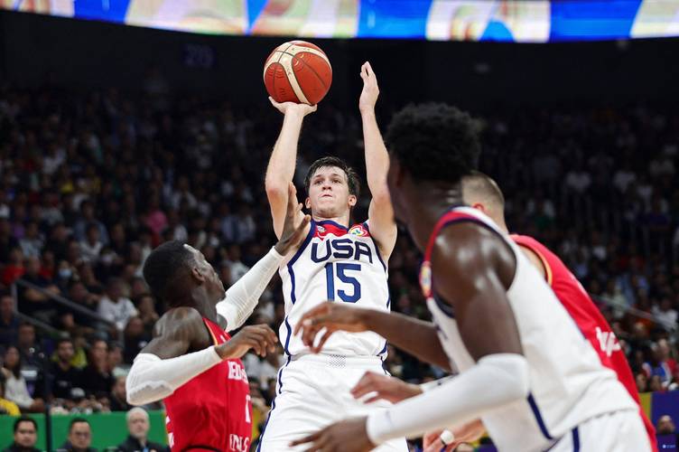 今天不卧底！扬布拉德半场7中4&罚球5中5砍下20分5板2助