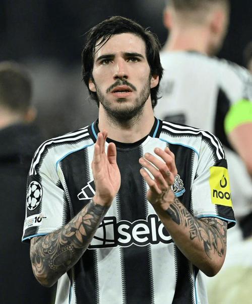 罗马诺：托纳利很难加盟尤文，阿森纳、曼联和曼城均有意引进他