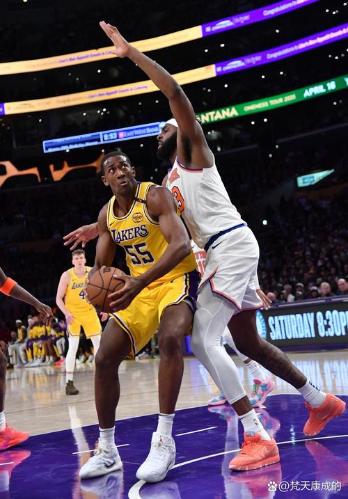 半场战报-湖人61-59篮网 东契奇24分 詹姆斯11分 克拉克斯顿12+5