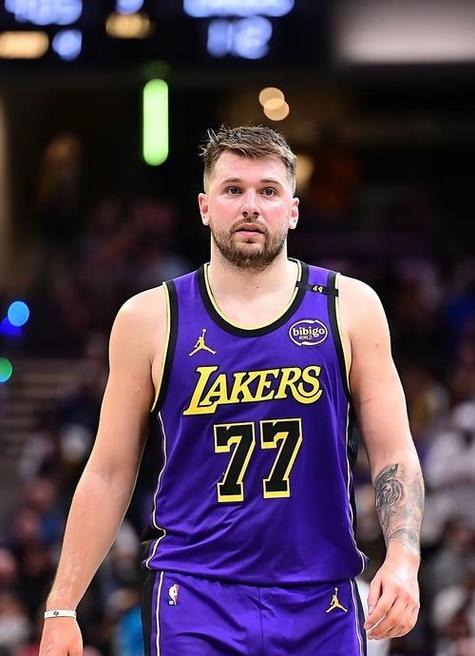 Skip：东契奇的双下巴又回来了 他的生涯肯定不会像詹姆斯那么长