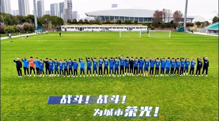 热身赛“苏超”南京队2-0青岛海牛U21队，滕帅、马俊破门