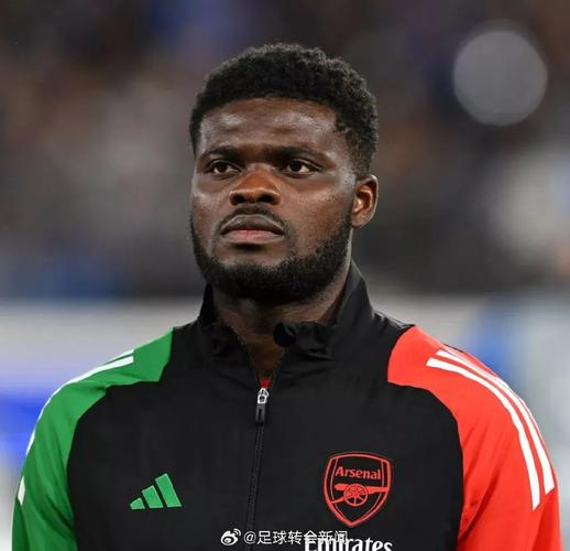 记者：曼联通过中间人与托纳利经纪人谈判，球员对转会持开放态度