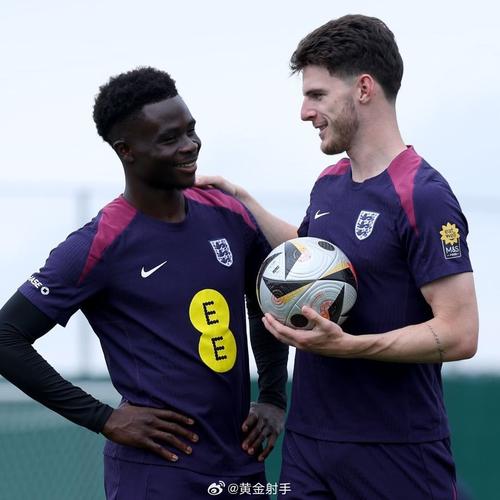 8名球员退出！英格兰队官方：赖斯 萨卡 马杜埃凯 斯通斯退出集训