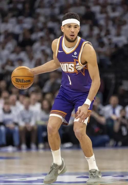 近7战1胜6负！布克：不用太在意排名 打出正确风格的篮球就行