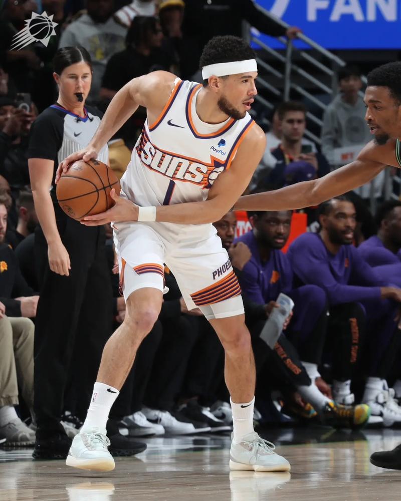 布克：我自己突破多了很多 努力为队友创造好的出手机会