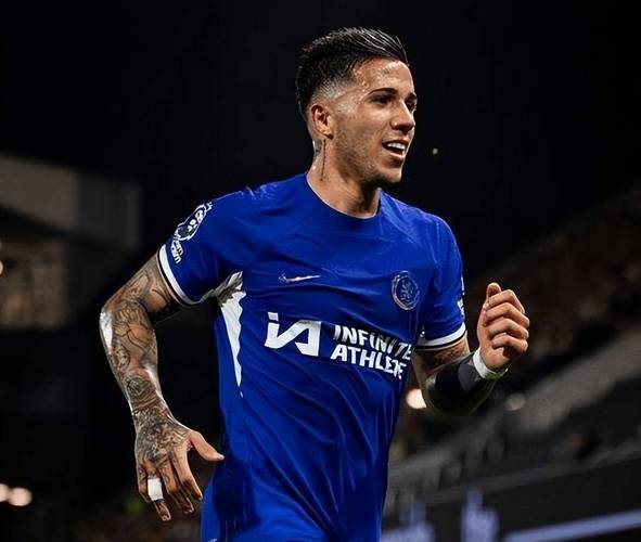 博卡方面回应恩佐抱怨：场地状况良好，会在下一场比赛前例行维护