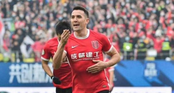 记者：周定洋因感冒在医院输液，没有参加深圳新鹏城开放日活动