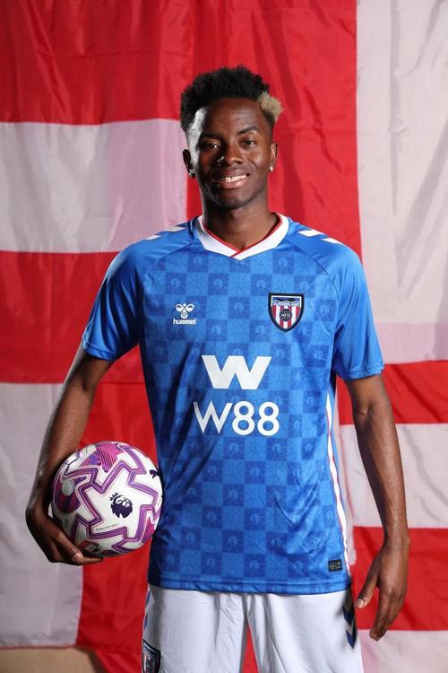 太阳报：英格兰传奇班克斯的球衣将被拍卖，预计成交价20-30万镑